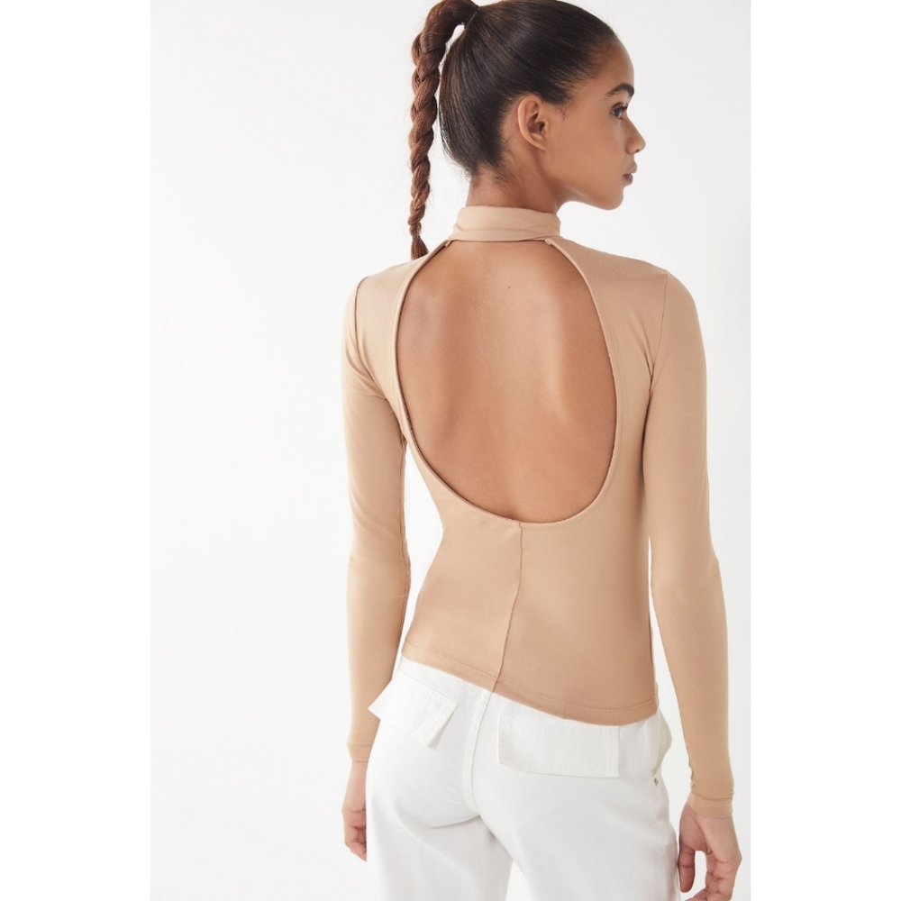 NWOT Urban Outfitters Tori Open Back Turtleneck Sz M